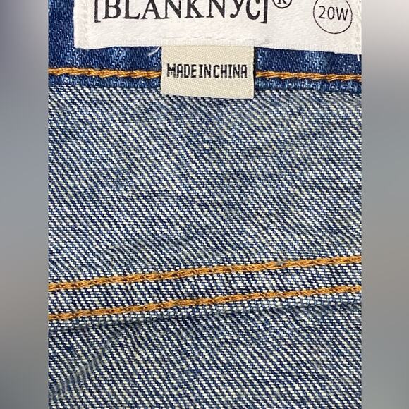 Blank NYC Women’s Plus Size Distressed Denim Shorts, NEW Size 20W - Picture 4 of 9